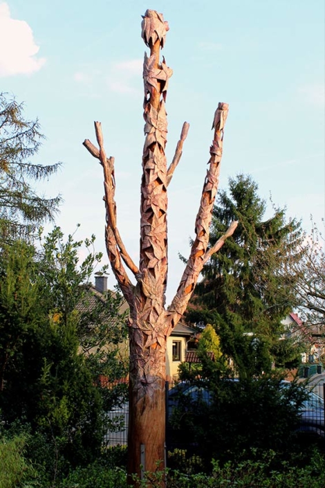 Blütenbaum, 2015, Zedernholz/farbige Lasur, Höhe ca. 5,0m