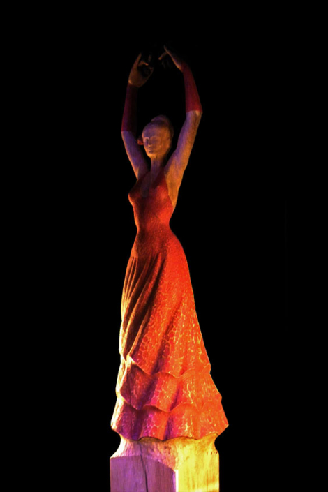 Carmen, 2009, Eichenholz/Acrylfarbe, Höhe ca. 60cm