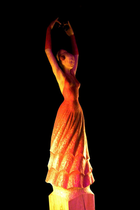 Carmen, 2009, Eichenholz/Acrylfarbe, Höhe ca. 60cm