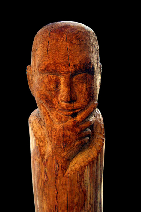 Denker, 2009, Eichenholz/Acrylfarbe, Höhe Steele ges. ca. 1,50 m