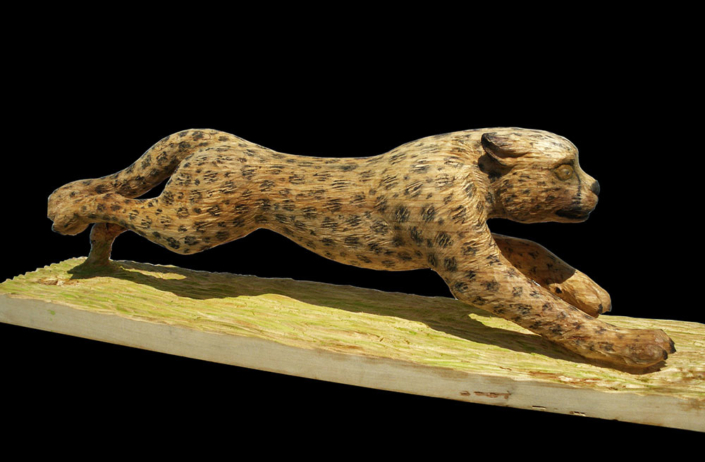 Gepard im Sprint, 2012 Pappelholz/Acrylfarbe, Länge ca. 1,10m X 30cm