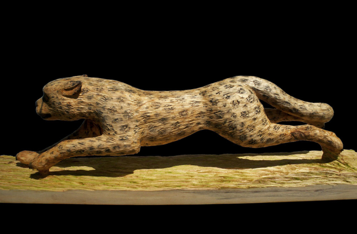 Gepard im Sprint, 2012 Pappelholz/Acrylfarbe, Länge ca. 1,10m X 30cm