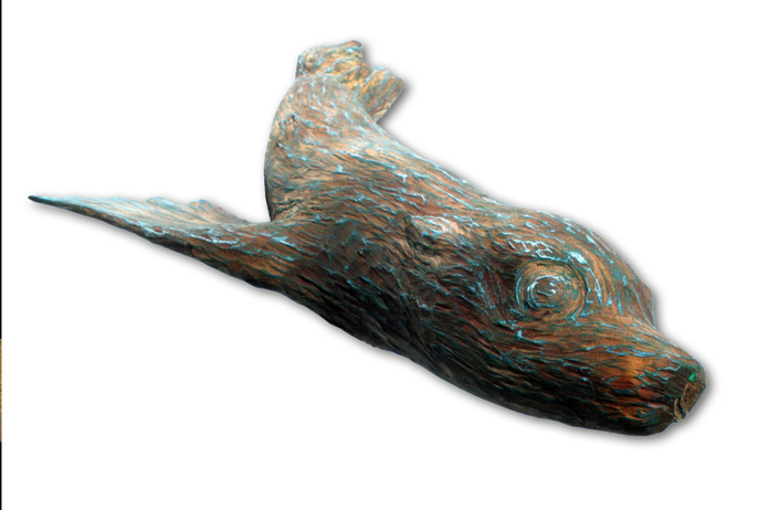 Seelöwe, 2011, Walnussholz/Acrylfarbe, Länge ca. 90cm