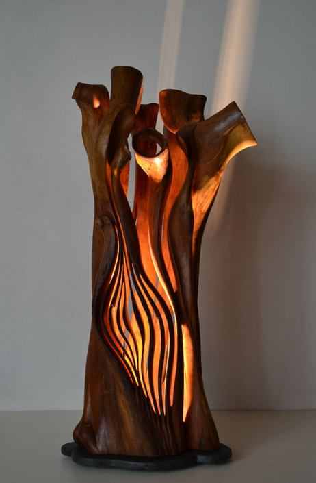 Sinfonia in Legno e Luce, 2016, Kirschbaum/Schiefersockel/LED Lichtquelle, Höhe ca. 1,60m, Objekt ist verkäuflich
