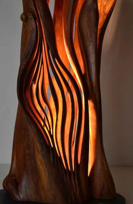 Sinfonia in Legno e Luce, 2016, Kirschbaum/Schiefersockel/LED Lichtquelle, Höhe ca. 1,60m